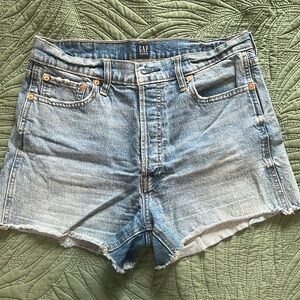 Gap cheeky denim short